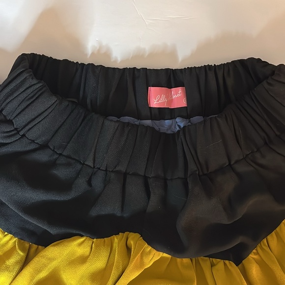 Ruffled Tricolor Skater Skirt with Shorts and Pockets - Picture 3 of 5